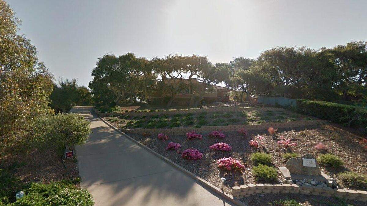Apartment building on 2700 block of Shell Beach Road