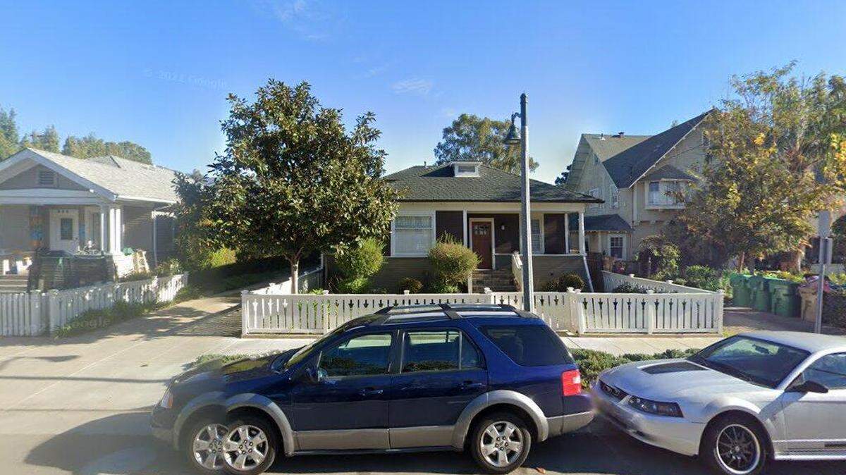 House on 800 block of Bath Street