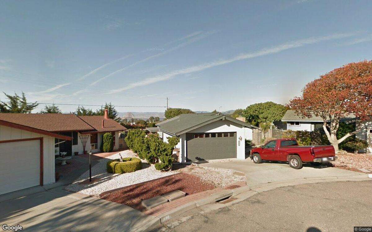 House on 200 block of Vista Court