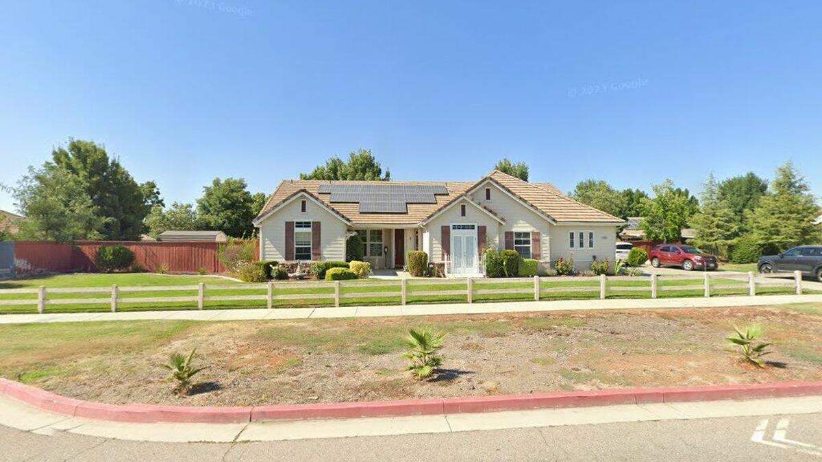 House on 800 block of Experimental Station Road