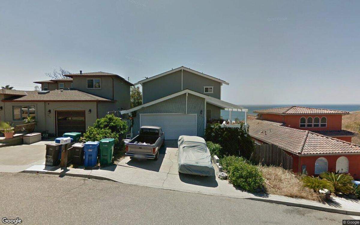 House on 300 block of Juanita Avenue