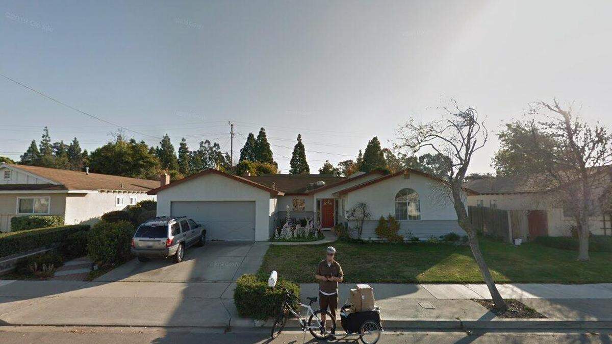 House on 400 block of Saint Marys Court