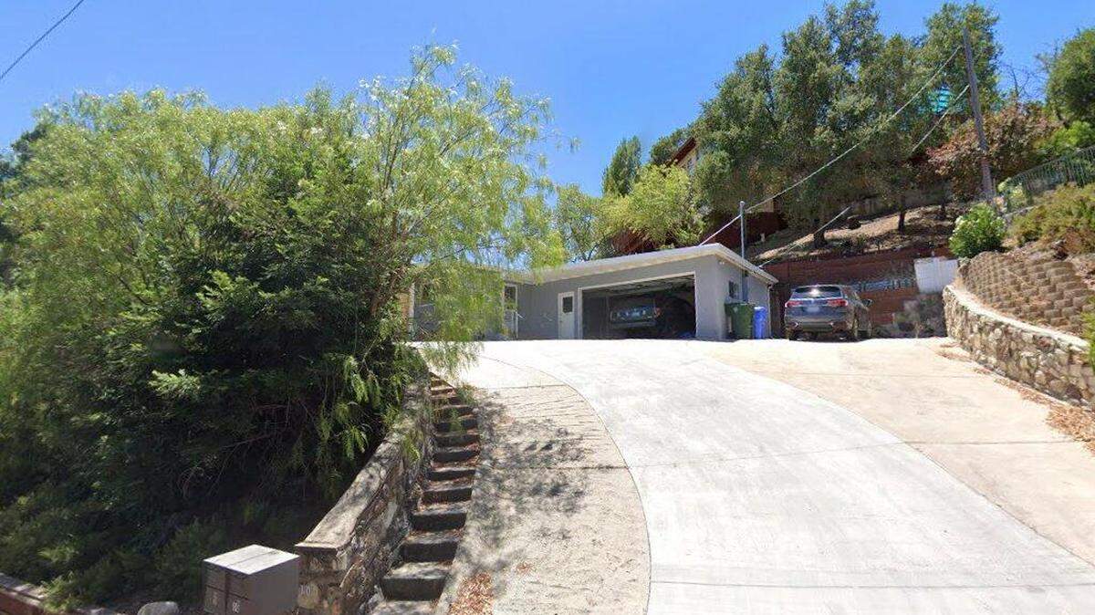 House on first block of Hillcrest Drive