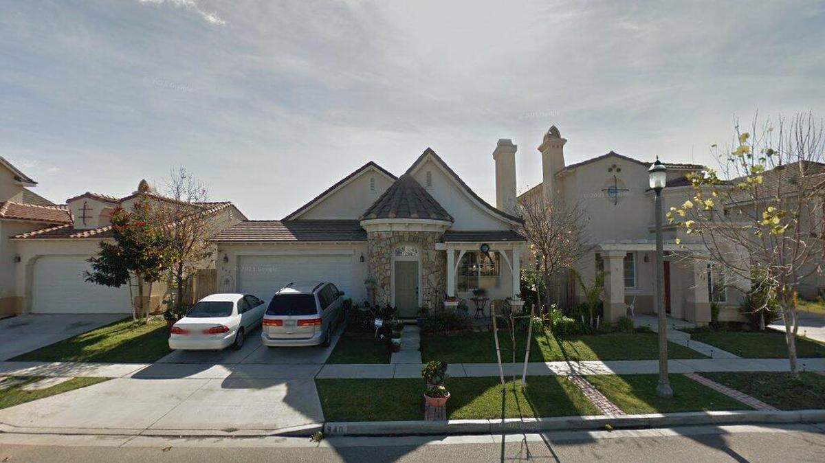 House on 900 block of Nartatez Court