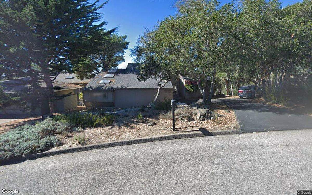 House on 5200 block of Oakhurst Drive
