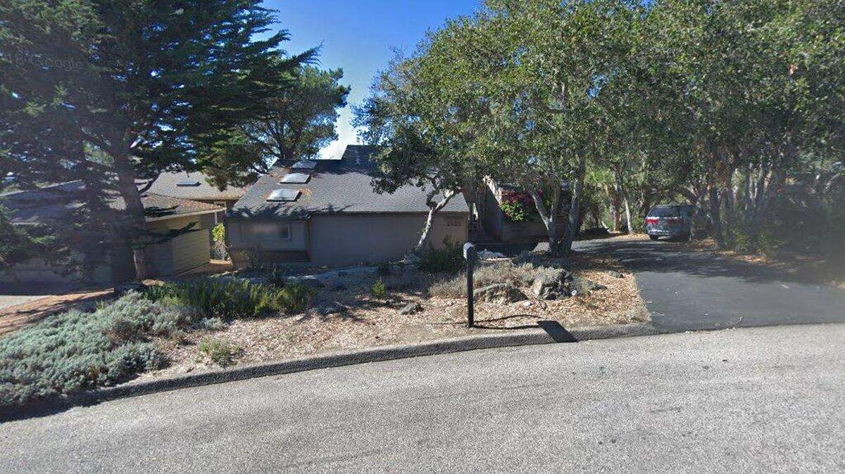 House on 5200 block of Oakhurst Drive