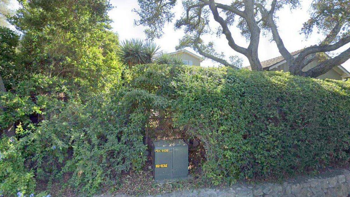 House on 2000 block of Las Tunas Road