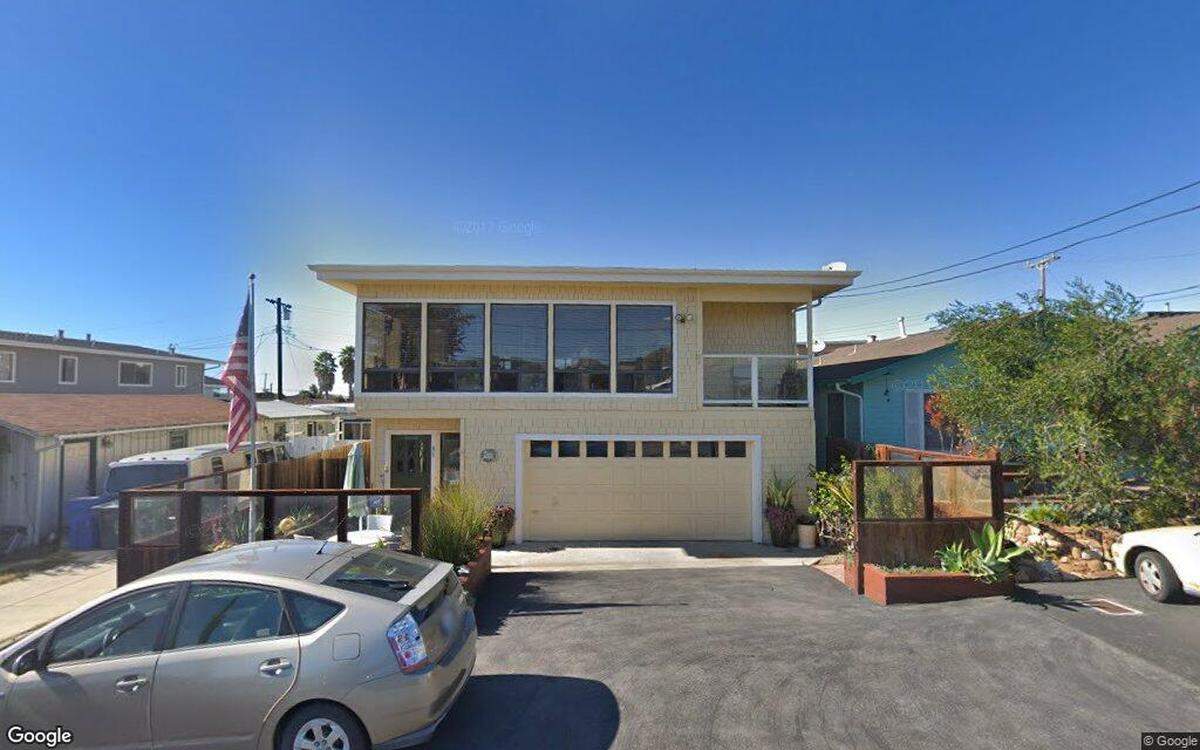 House on first block of Eighth Street