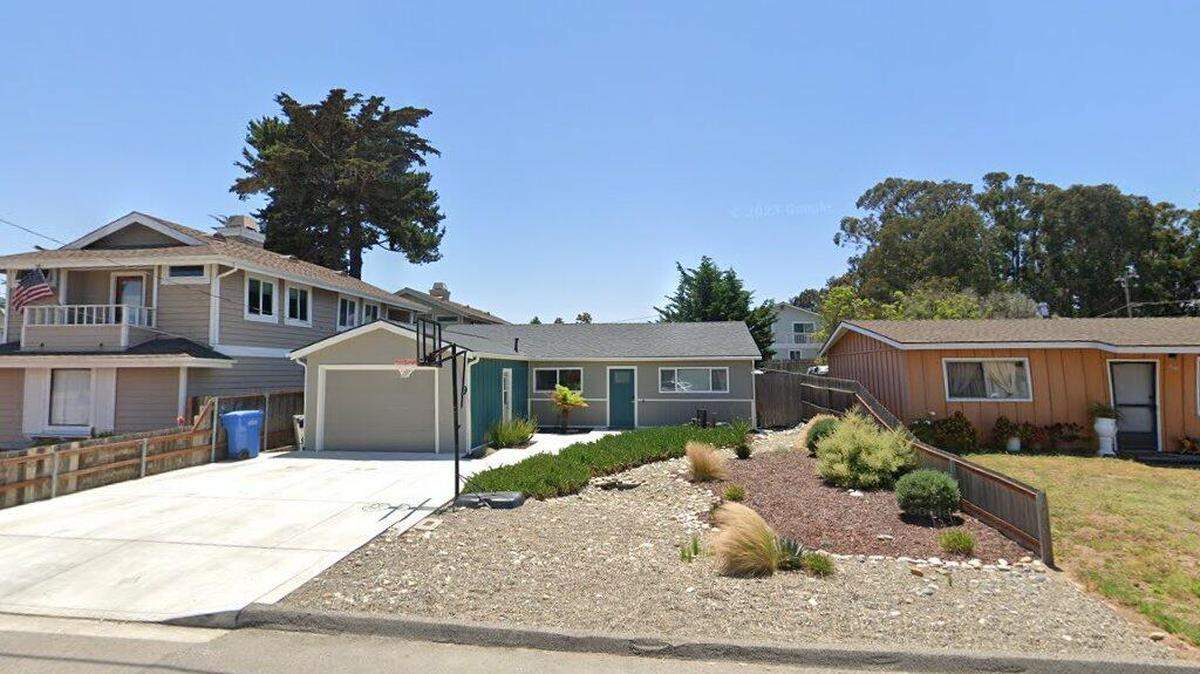 House on 500 block of Mentone Avenue