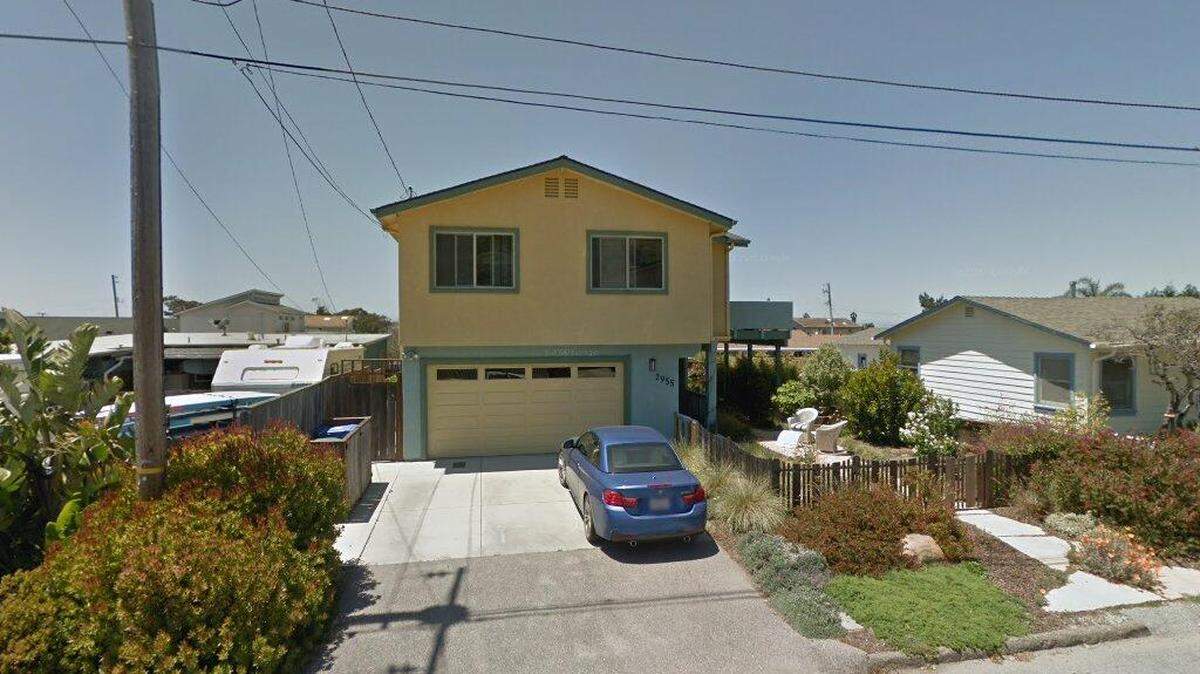 House on 2900 block of Elm Avenue