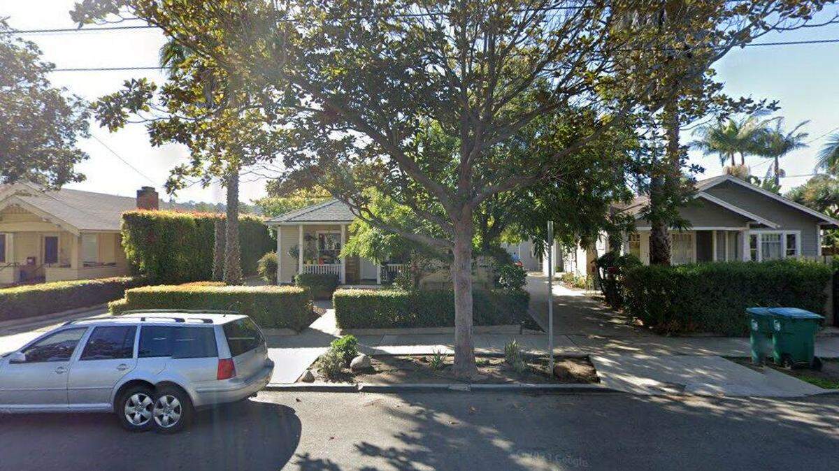 Apartment building on 1800 block of San Andres Street