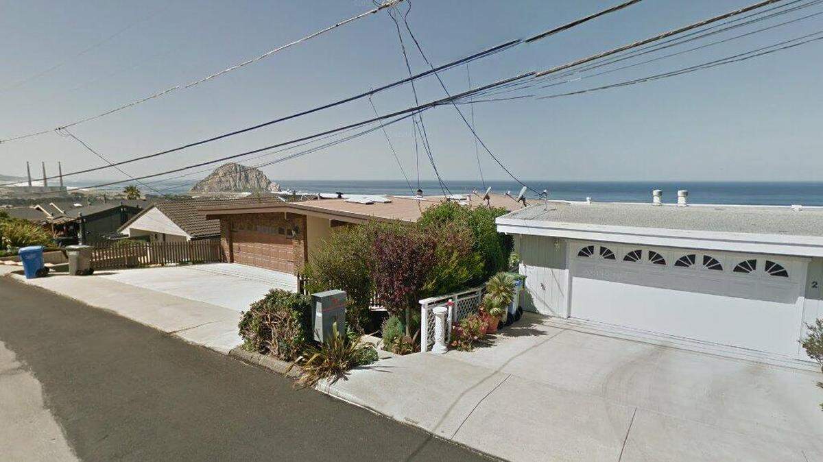 House on 2500 block of Nutmeg Avenue
