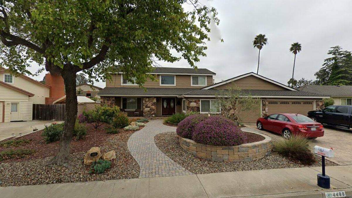 House on 4400 block of California Boulevard