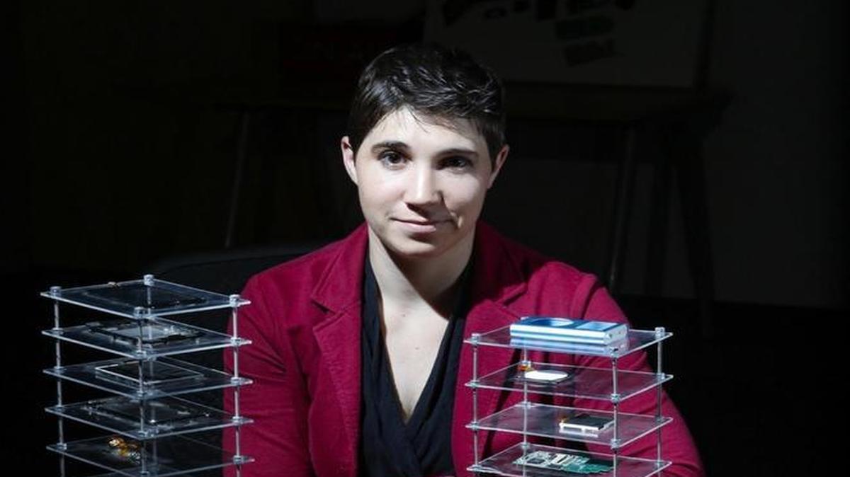 Brittany McCrigler is director of education services at iFixit.