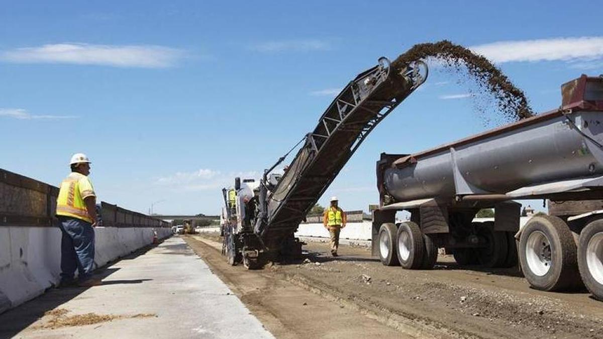 With baby boomers retiring and a boost in state transportation funding, Caltrans this summer has 1,100 job openings. (2015 file photo.)