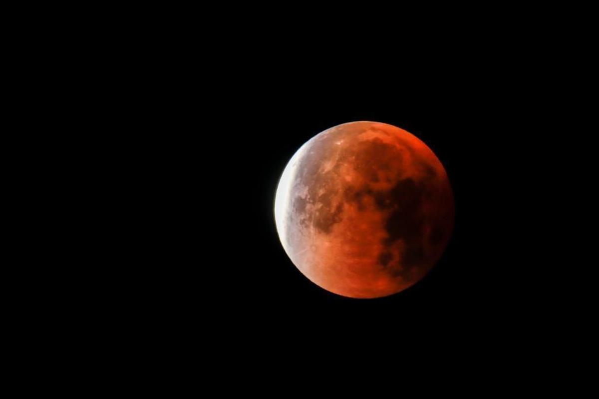 The super blue blood moon is seen over Atascadero in January 2018. 