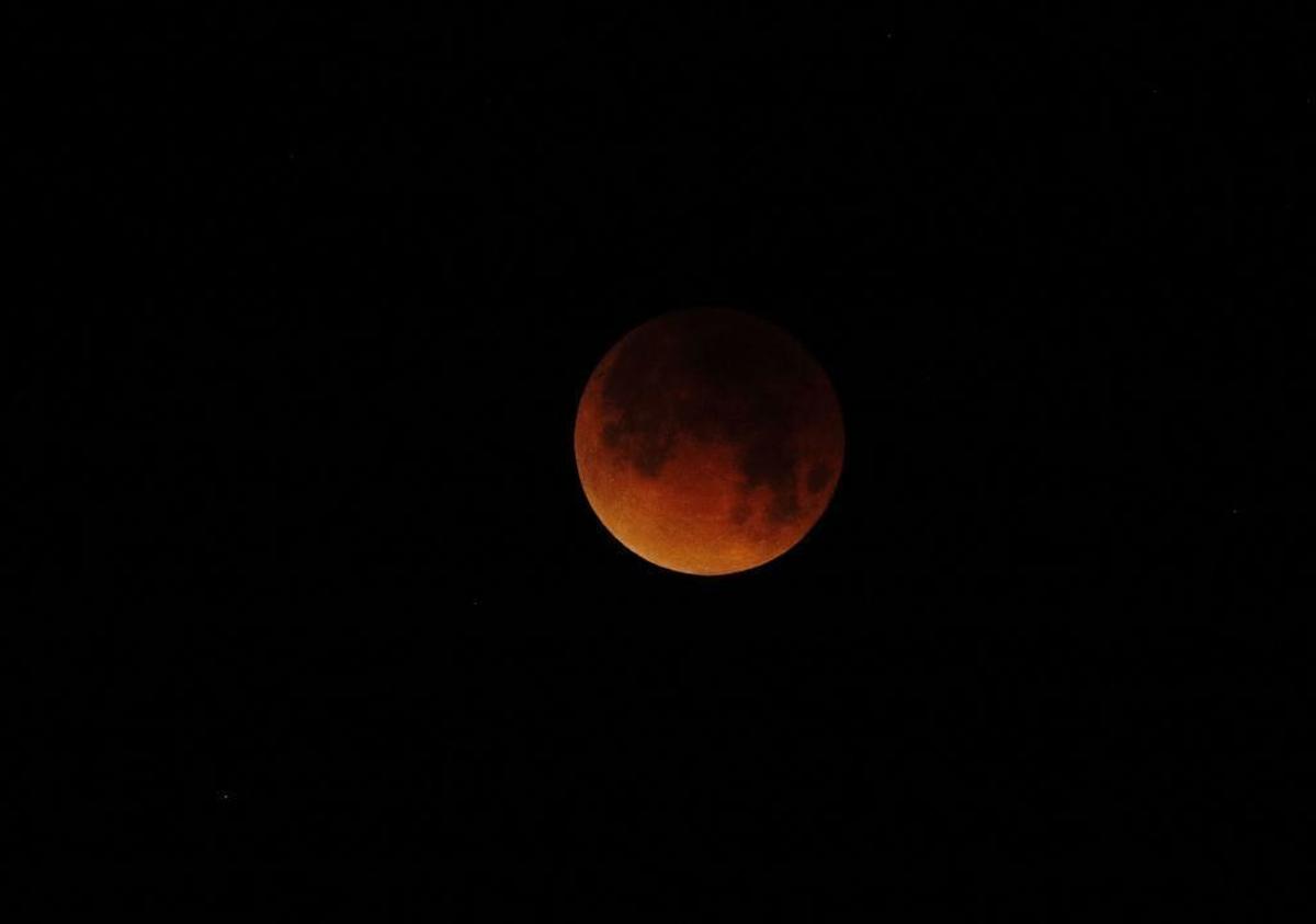 The super blue blood moon during the lunar eclipse on Wednesday, Jan. 31, 2018, as seen from Pismo Beach.
