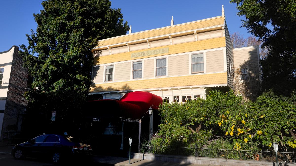The Garden Street Inn, was built in 1887 and formerly was the home of Morris and Helena Goldtree. A second story was added by later owners. Subsequent owners had building converted into apartments and later owners converted it to a bed and breakfast.