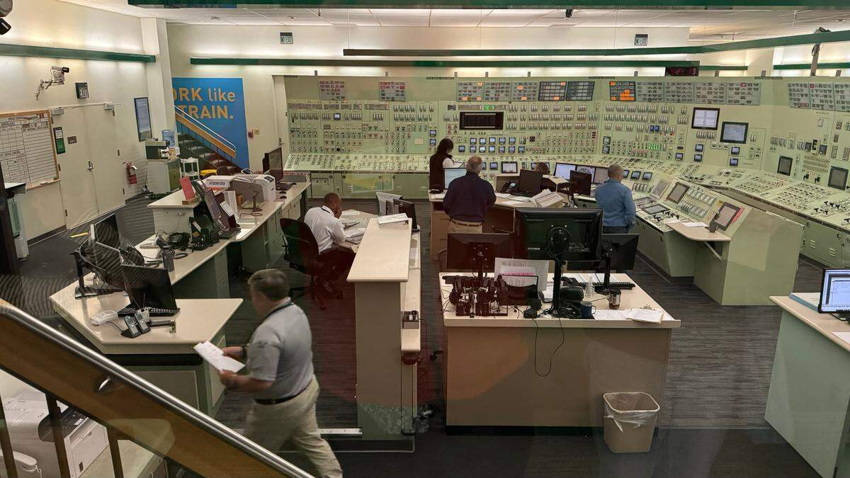 Workers at Diablo Canyon nuclear power plant train in the facility’s simulated operations center in April 2024.