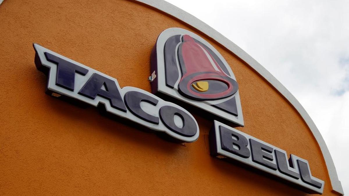 Taco Bell is opening a wedding chapel this summer in its new cantina restaurant in Las Vegas.