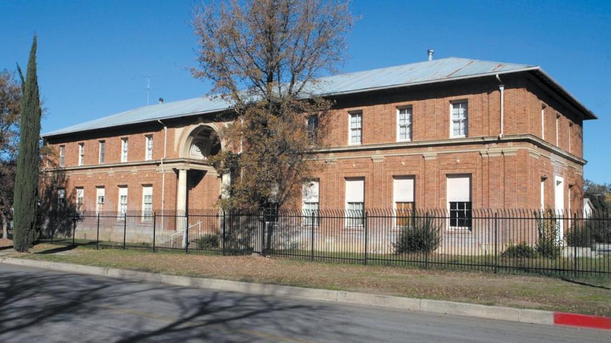 Atascadero’s Printery building was damaged in the San Simeon Earthquake.