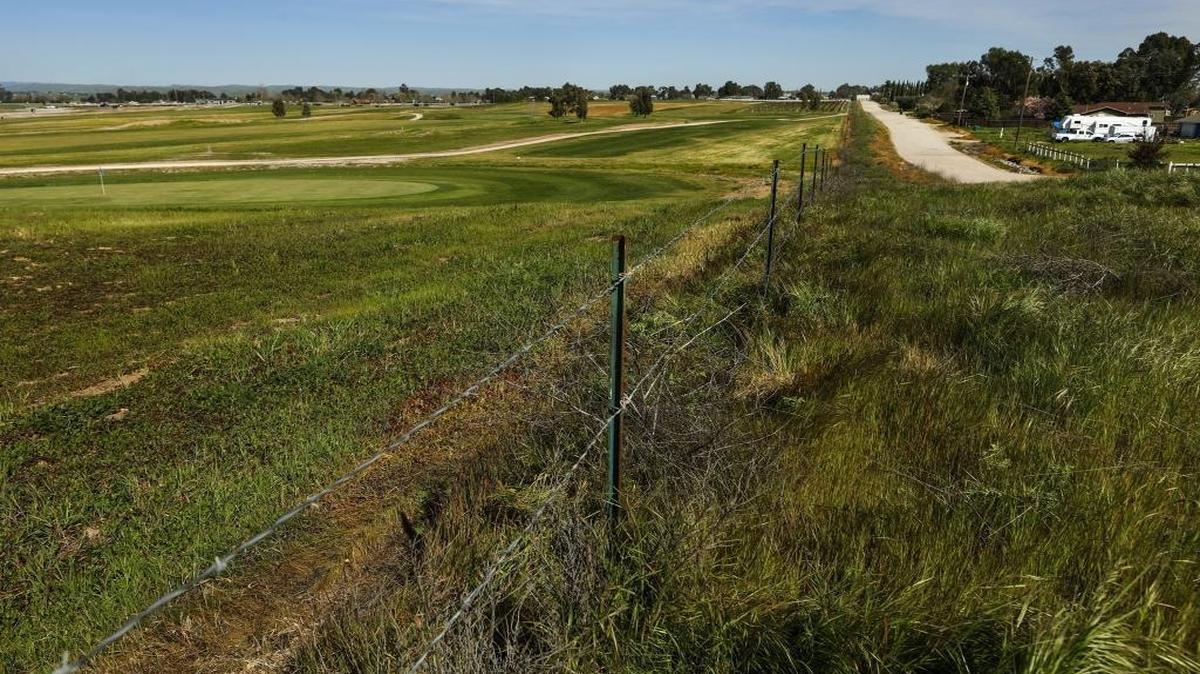 Paso Robles developer Tom Erskine has proposed a 290-space RV resort on the Links Golf Course, seen here on the left, from Beacon Road in Paso Robles.