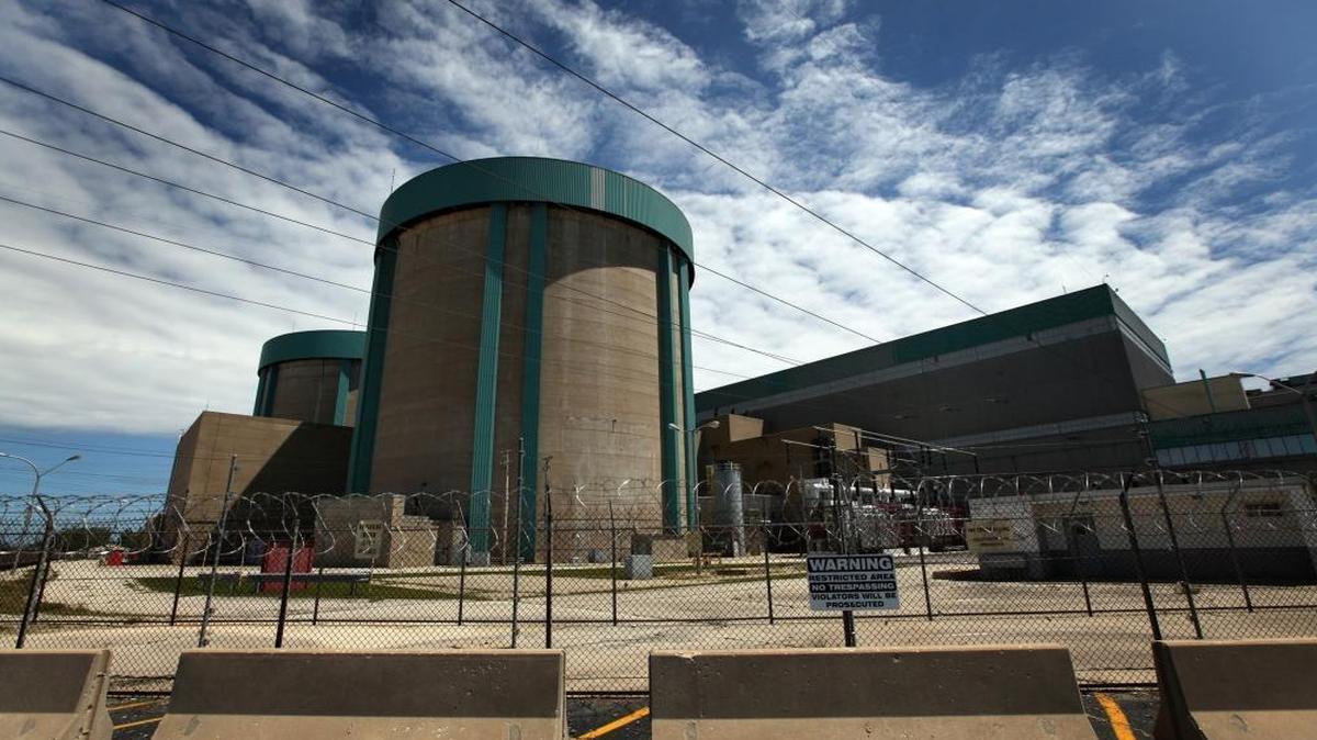 The Exelon Nuclear Zion Station plant in Zion, Ill., which shut down in 1998, is pictured June 7, 2010. Unit 2 reactor is in foreground.