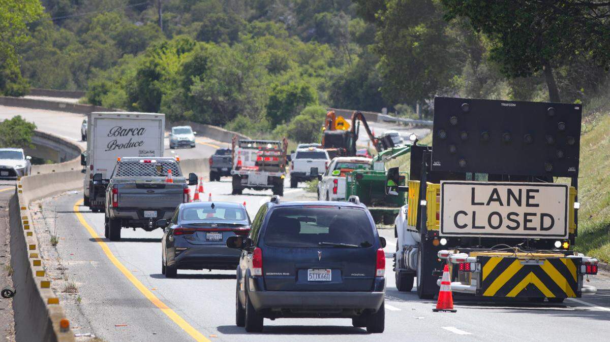 Traffic will be slow over the Cuesta Grade this week as Caltrans closes one lane on southbound Highway 101 so that crews can trim trees and mow weeds.