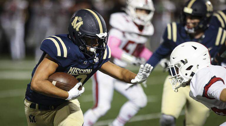 Mission Prep beats Paso Robles, 26-16. See the photos