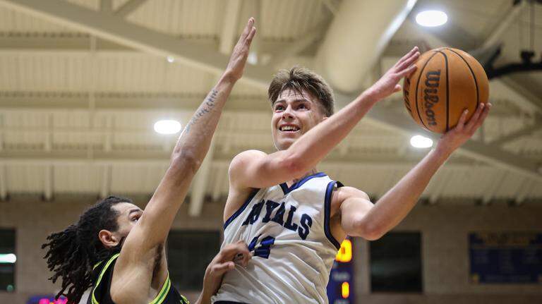 Mission Prep beats Roosevelt 80-52. See the photos