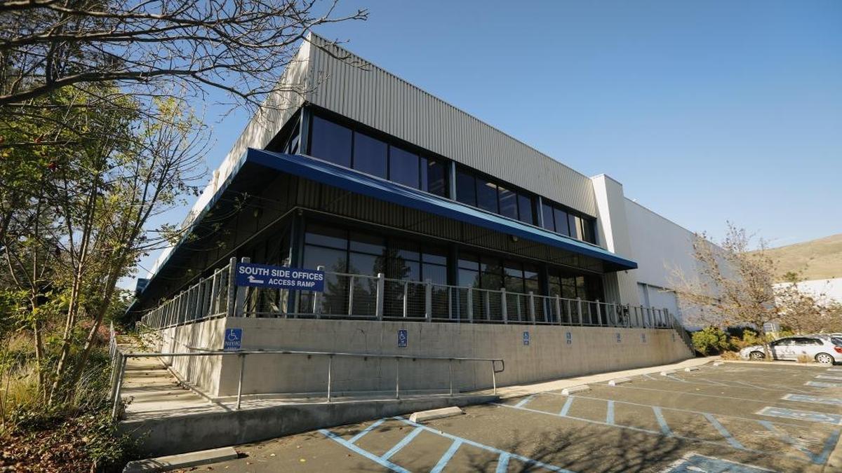 A proposed housing project of more than 600 residential units and 29,000 square feet of commercial space could transform a warehouse and retail property on Laurel Lane in San Luis Obispo.