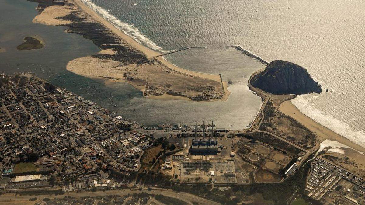 A wind turbine farm is proposed off the coast north of Morro Bay.