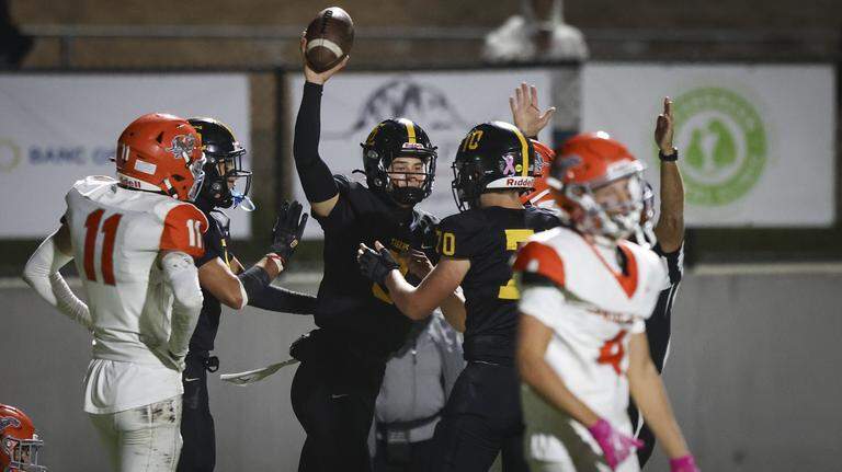 San Luis Obispo beats Atascadero, 35-0. See the photos
