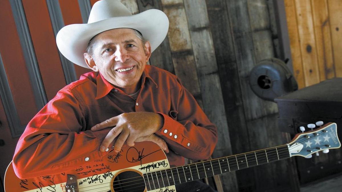 Monte Mills and his Lucky Horseshoe Band perform Wednesday at the Paso Robles Golf Club.