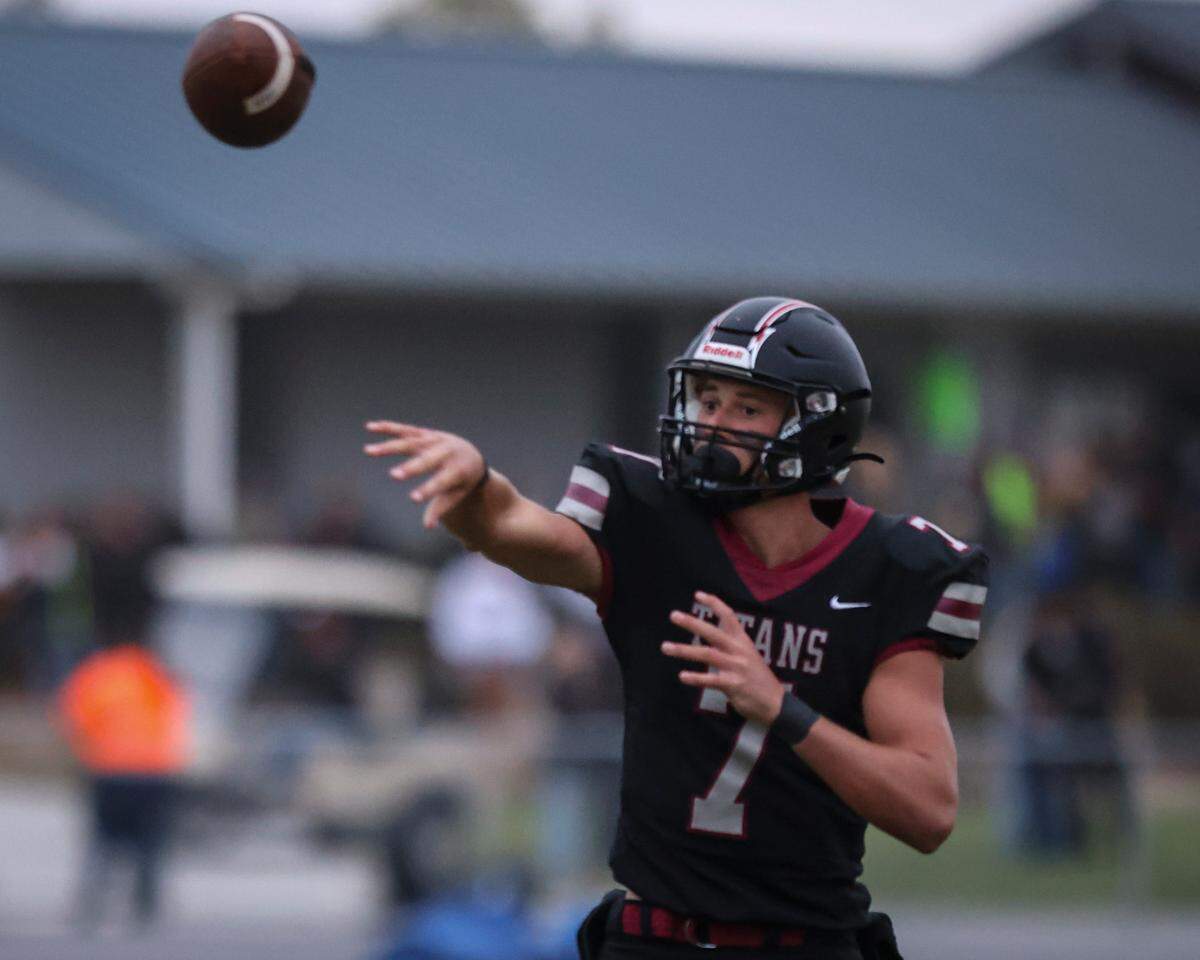 Blayne Lowry passes. A PG&E power outage in Nipomo postponed the football game between San Luis Obispo High School and Nipomo after a scoreless first quarter.