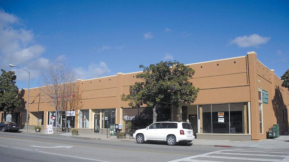 This 13th Street building in Paso Robles was damaged in the San Simeon Earthquake and was retrofitted. Vic’s Cafe, has been a long time tenant, seen here Feb. 14, 2006.