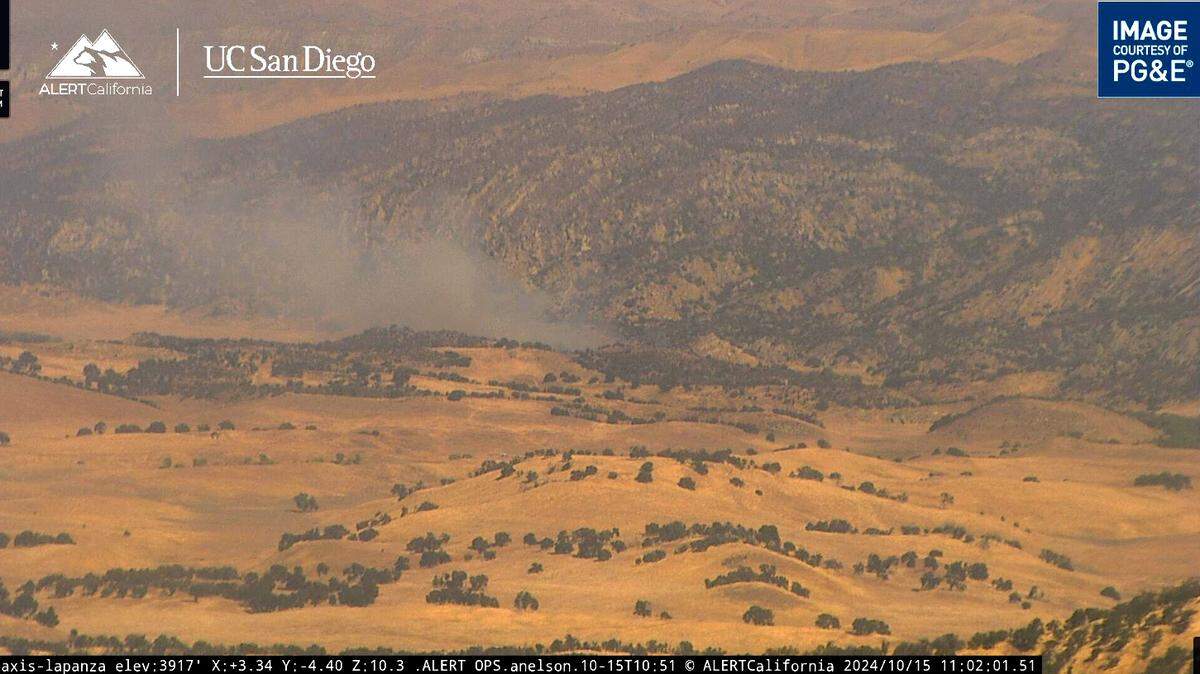 A vegetation fire burns in eastern San Luis Obispo County south of Highway 58 on Oct. 15, 2024.