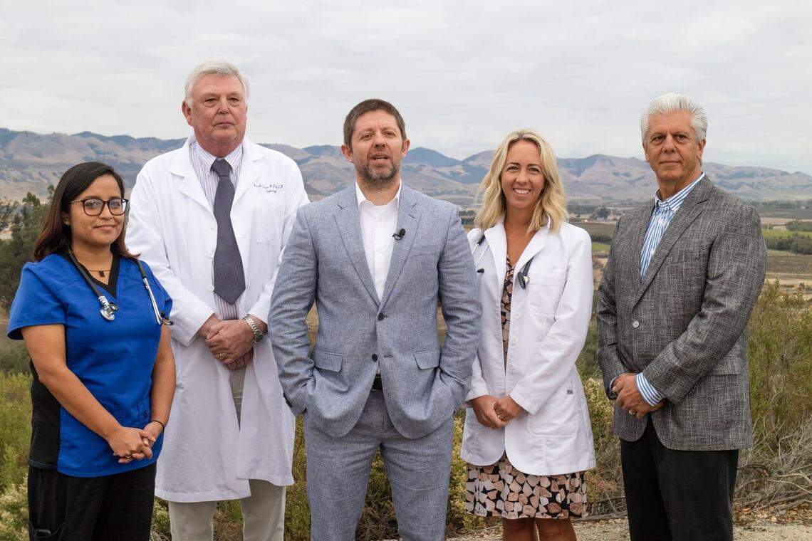 Medical professionals volunteer to provide free care to the uninsured at the Noor Foundation’s clinics.