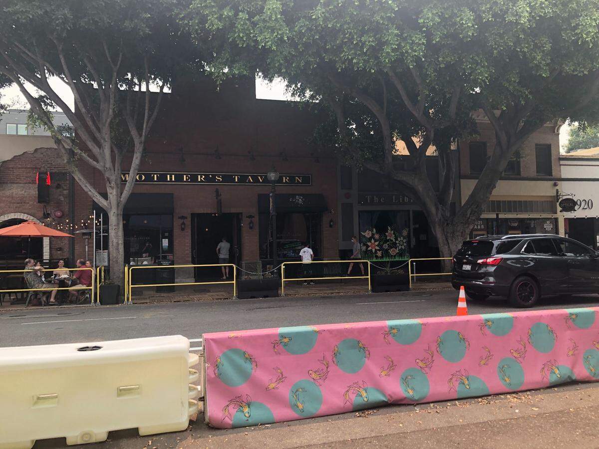 Mother’s Tavern shut down for lunch Thursday, among other downtown San Luis Obispo restaurants, due to poor air quality.