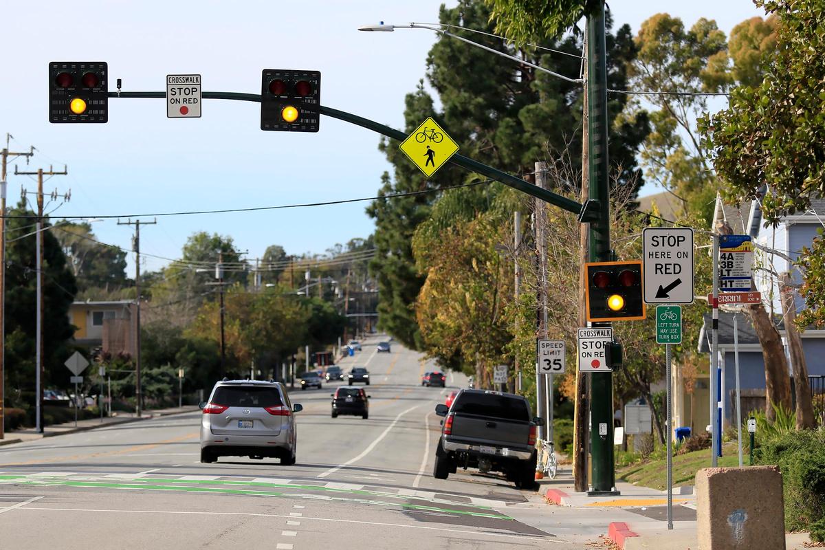 SLO’s new “Pedestrian Hybrid Beacon” at the intersection of Foothill Boulevard and Ferrini Road.