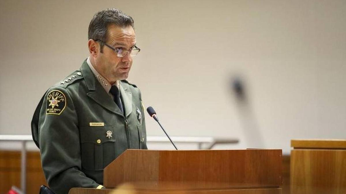 San Luis Obispo County Sheriff Ian Parkinson addresses the Board of Supervisors on Aug. 22, 2017, saying the county has implemented changes at the jail and that the chair Andrew Holland was restrained in has been destroyed.