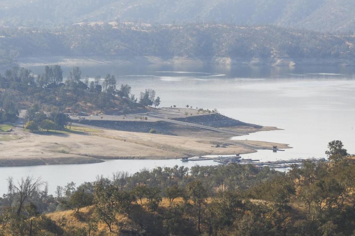 After filling and spilling in winter 2017, Lake Nacimento is at 44 percent capacity. Landowner Bill Capps, a member of Nacimiento Regional Water management Advisory Committee, pushing back on Monterey County’s interlake tunnel that would move water to Lake San Antonio farther north.