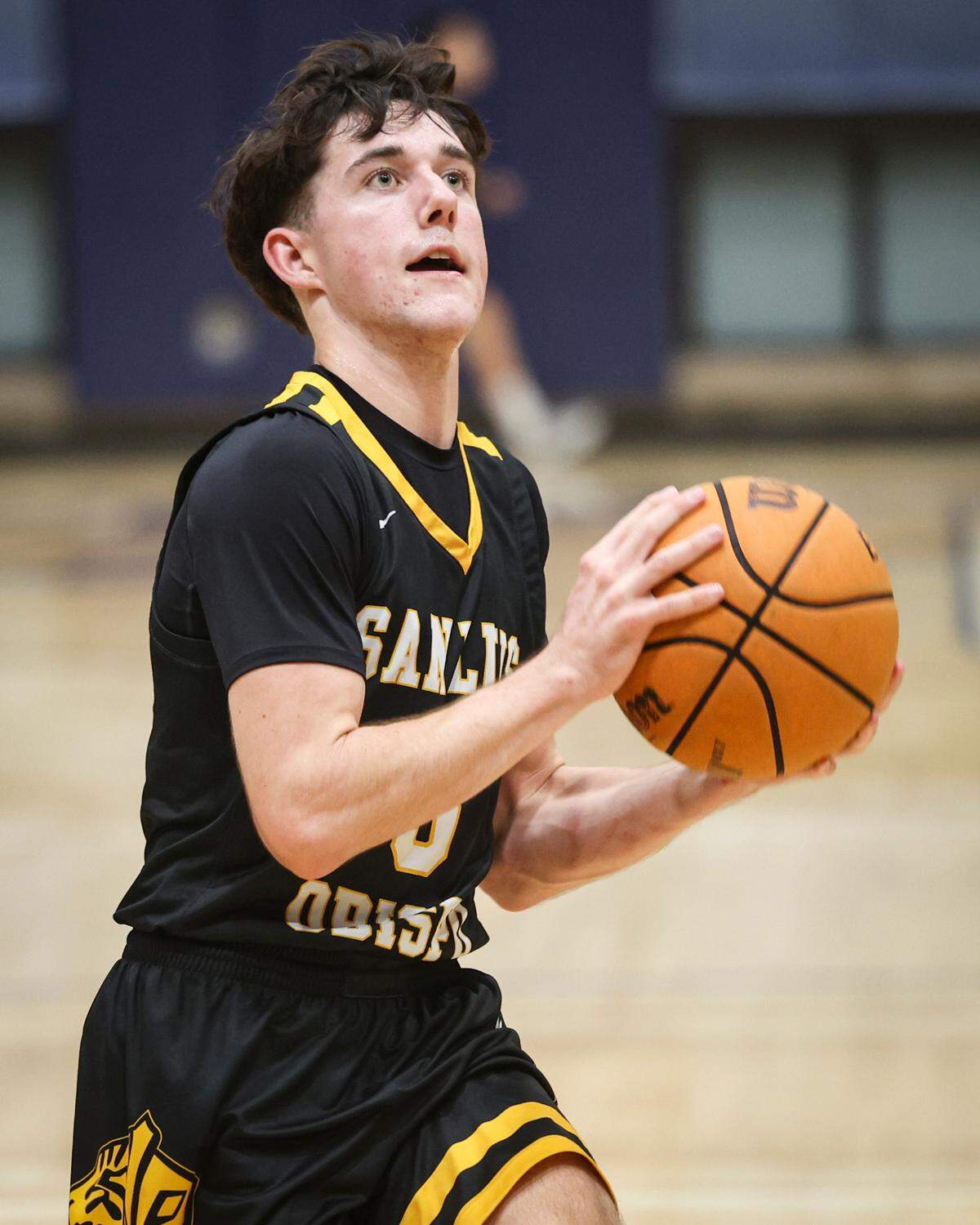 Vaughn Otto shoots. Mission Prep beat cross town rival San Luis Obispo High School 60-49 in a boy’s basketball game on Jan 31, 2025.