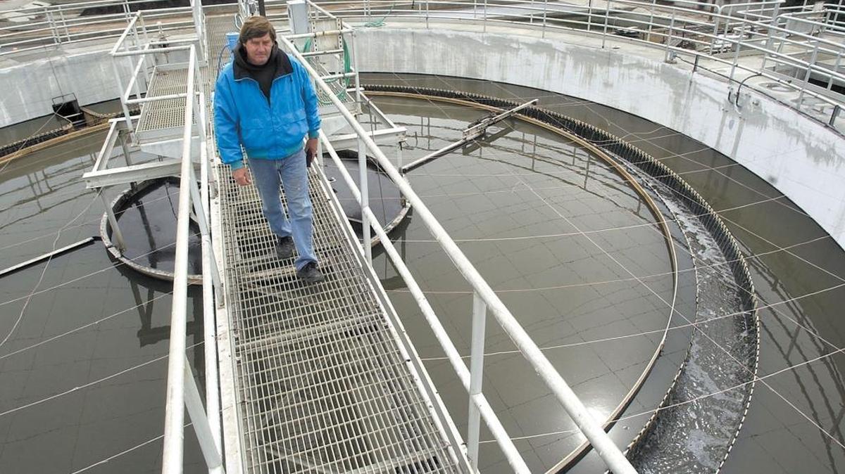 Morro Bay’s sewer treatment plant at 170 Atascadero Road is deteriorating. Where to build the city’s new plant continues to be a point of contention in the city.