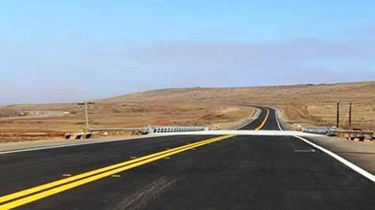 The just-opened section of Highway 1 north of Piedras Blancas Light Station is 475 feet farther inland, shielding the road and traffic from the ocean waves and erosion.
