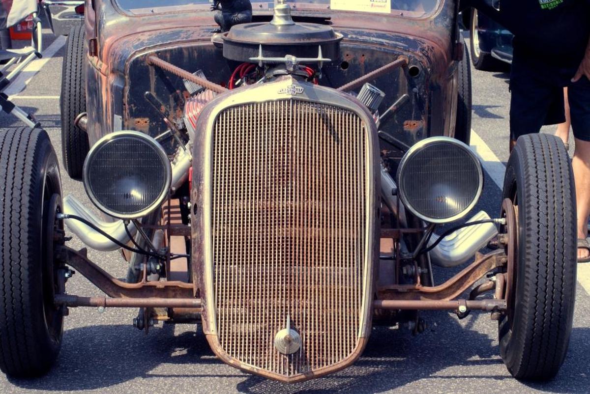 One of the vintage automobiles entered in the 2017 Pinedorado Car Show.
