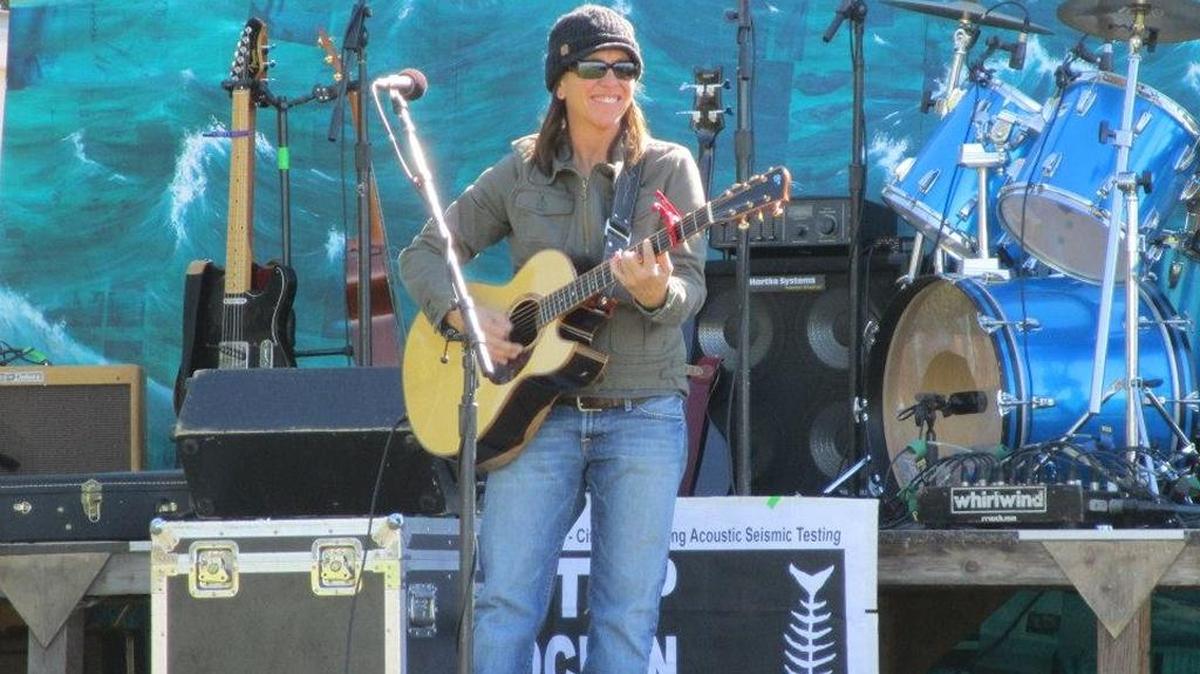 Singer-songwriter Jill Knight began performing in Cambria 31 years ago, when there were only three venues for music.