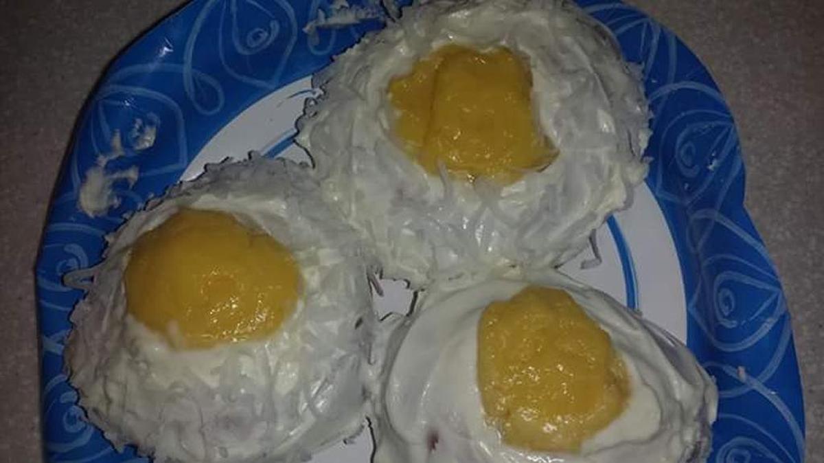 Norwegian Skoleboller, not to be confused with fried eggs.
