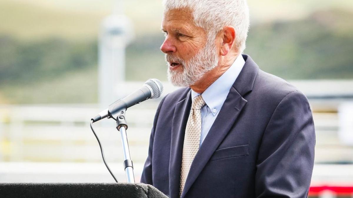 Supervisor Bruce Gibson welcomes visitors during the grand opening ceremony of the sewage treatment plant in Los Osos on April 22, 2016.