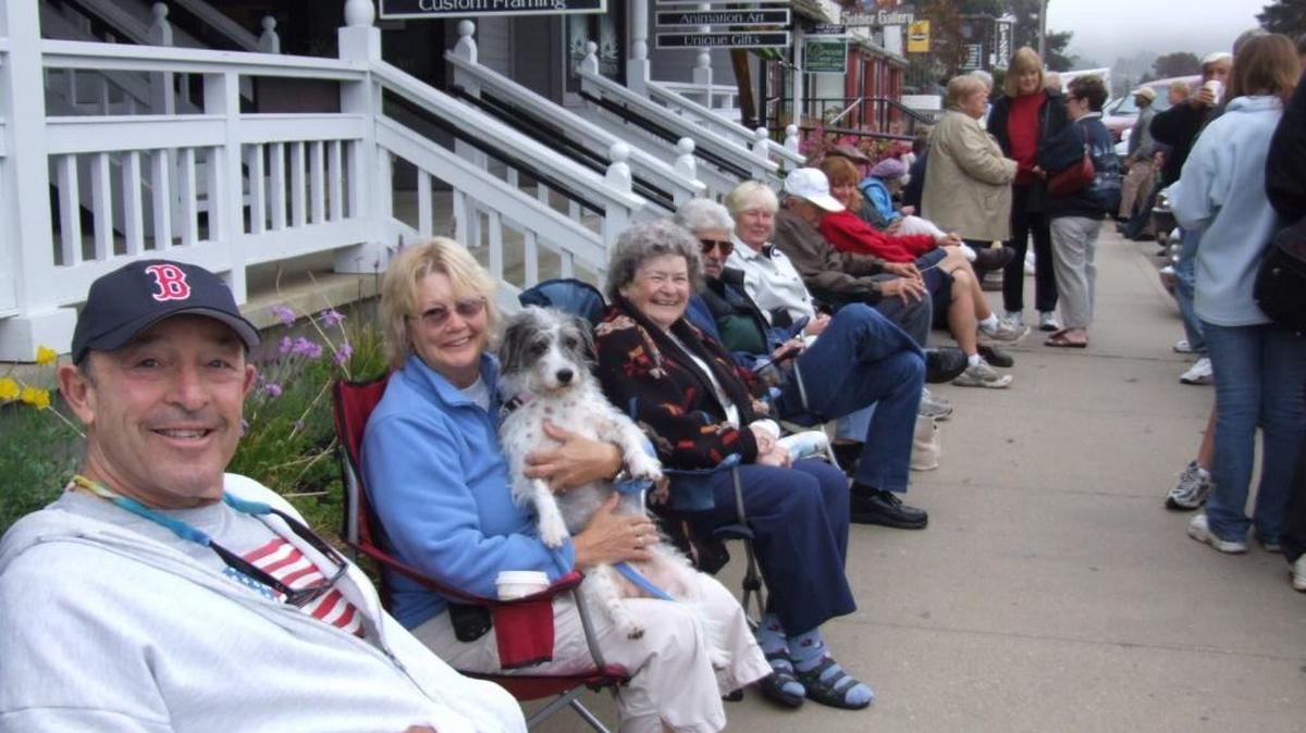 Ticket-buyers line up to reserve seats for the Follies in 2007. With fewer seats available this time, organizers are urging those wishing to see the Follies to buy their tickets early.